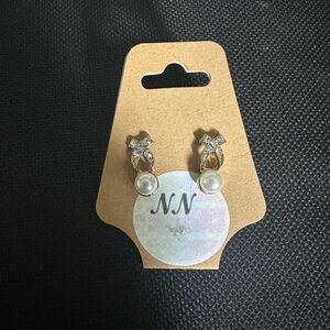 Sparkling Bows & Pearl Earrings. Video L👀K!